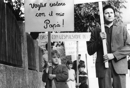 Demonstration für die Abschaffung des Saisonnierstatus. Filmstill, "Lo stagionale", Alvaro Bizzarri, 1972 - © Schweizerisches Sozialarchiv Zürich